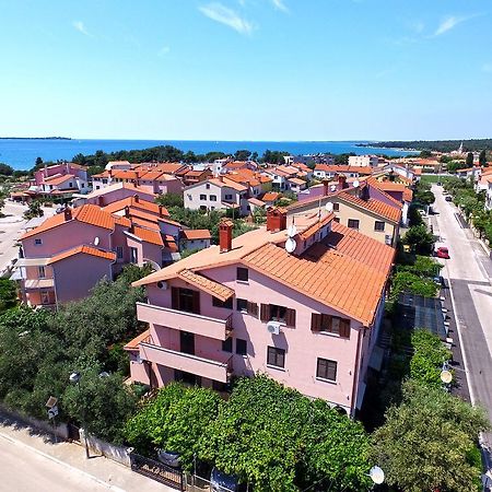 Apartments Mira 1293 Fažana Εξωτερικό φωτογραφία