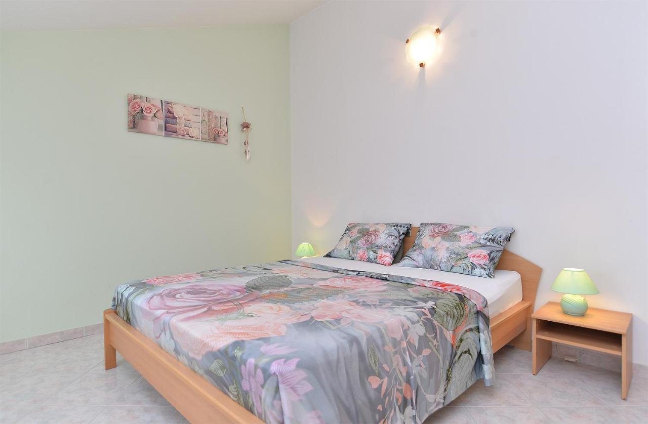 Apartments Mira 1293 Fažana Εξωτερικό φωτογραφία