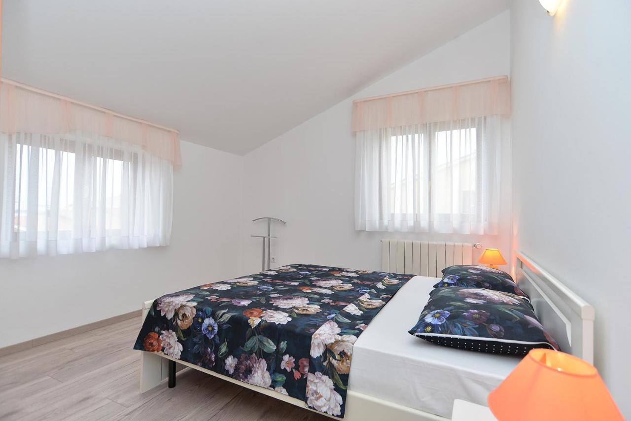 Apartments Mira 1293 Fažana Εξωτερικό φωτογραφία