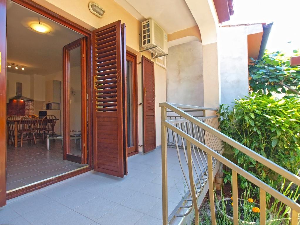 Apartments Mira 1293 Fažana Εξωτερικό φωτογραφία