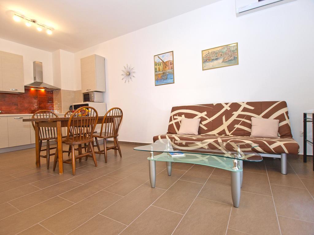 Apartments Mira 1293 Fažana Εξωτερικό φωτογραφία