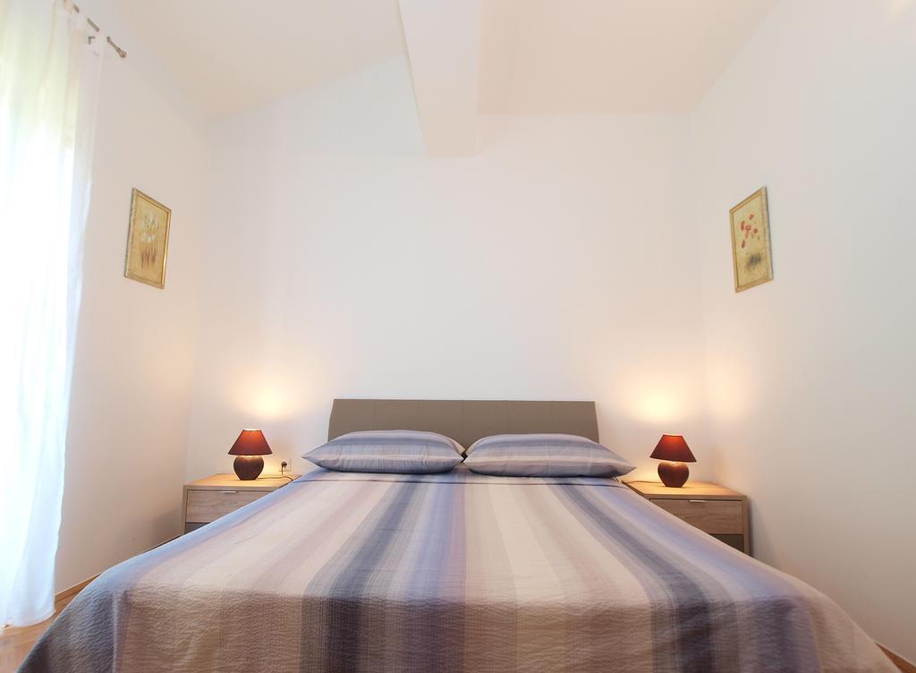 Apartments Mira 1293 Fažana Εξωτερικό φωτογραφία